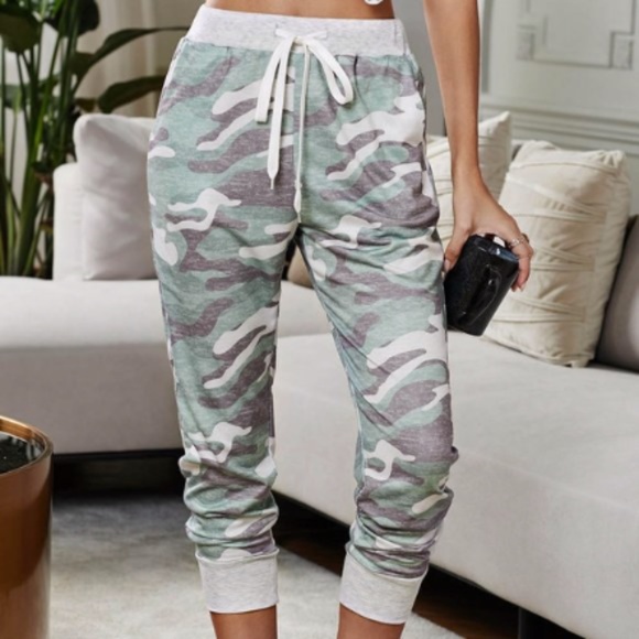 unknown Pants - 1 left 5X H.P. Camo Sports Pants